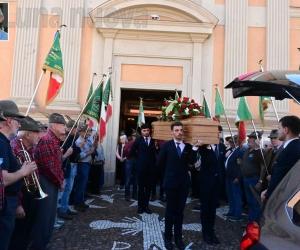 Rosta, il coro alpino saluta la sua voce solista