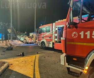 S.Didero: auto sfonda le recinzioni del cantiere autoporto