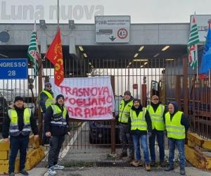 Rivalta, corsa contro il tempo per salvare 13 addetti Trasnova