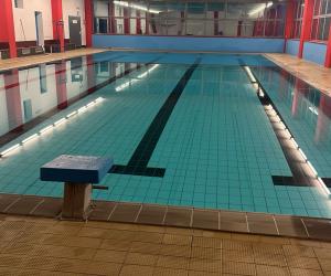 Alpignano, conto alla rovescia per la riapertura della piscina