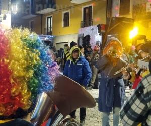 Salbertrand: due sfilate in maschera per il Gueini