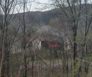 Condove: tre mezzi in fiamme nel capannone vicino al Gravio