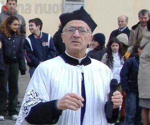 Borgone: ieri l'ultimo saluto a don Pietro, energia e vivacit&agrave; nel cuore dei fedeli