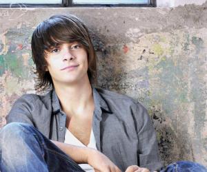 Alessandro Casillo gioved&igrave; in concerto al GruVillege