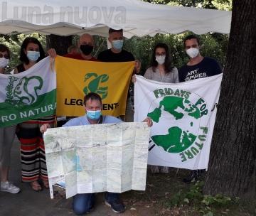 Il bosco condiviso con un ettaro della collina morenica