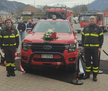 Borgone-S.Antonino: i vigili del fuoco volontari hanno un nuovo automezzo