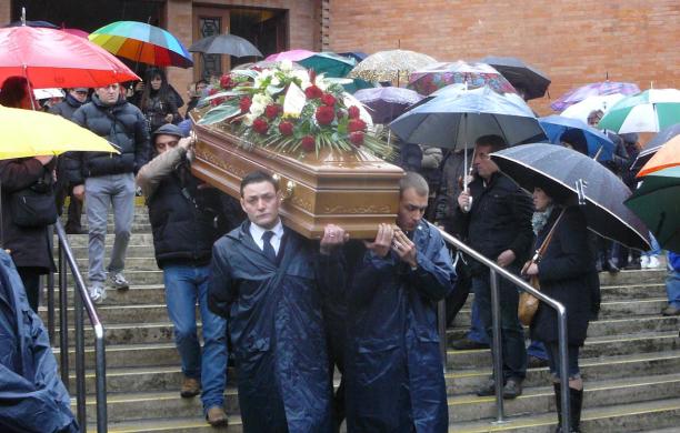 Pioggia e lacrime tutte per Samantha: gioved&igrave; una folla ai funerali