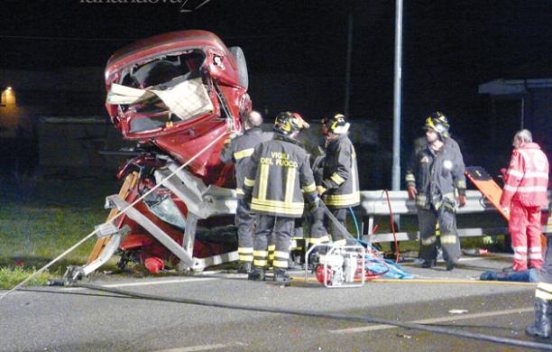 Fuori strada contro il guard-rail: muore 27enne romena di Susa