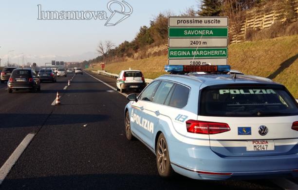 Grugliasco, travolto da un'auto pirata mentre cambia una gomma in tangenziale