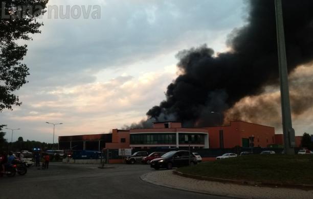 Druento: incendio al Punto Ambiente