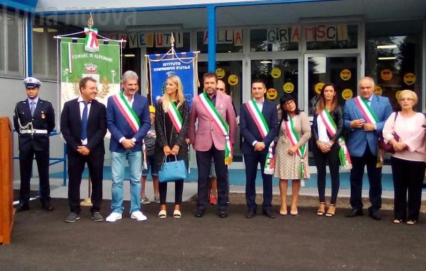 Alpignano, ieri la prima campanella per la "nuova Gramsci"