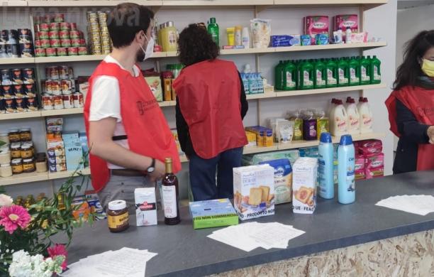 Grugliasco, all'Emporio solidale si rivolgono in mille  