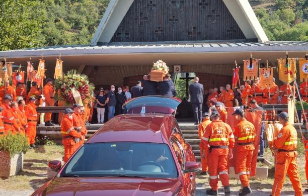Tutti gli Aib per l'ultimo saluto a Renato Bruno
