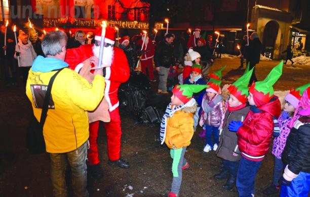 Borgone: fiaccole, Natale e donne simbolo