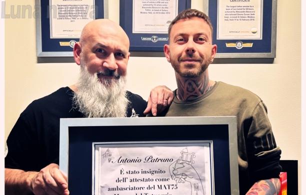 Avigliana, Antonio Patruno: le foto sulla pelle conquistano Alle Tatoo