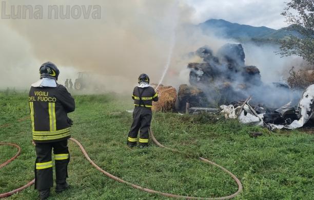 Oltre 200 rotoballe di fieno in fumo a Villar Focchiardo