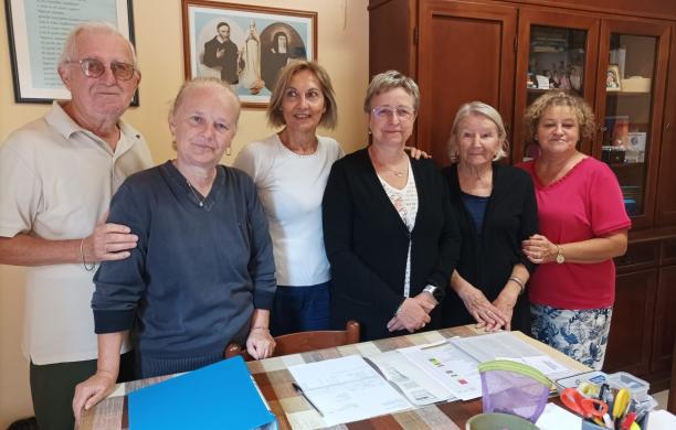 Rivoli, adotta una famiglia, un anziano, uno studente