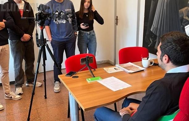 Grugliasco, liceali insegnano storia ai ragazzi delle medie