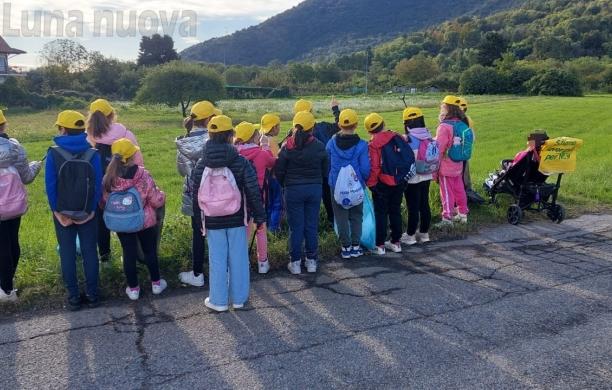 Trana, lezione ecologica: i bimbi ripuliscono le vie delle scuole