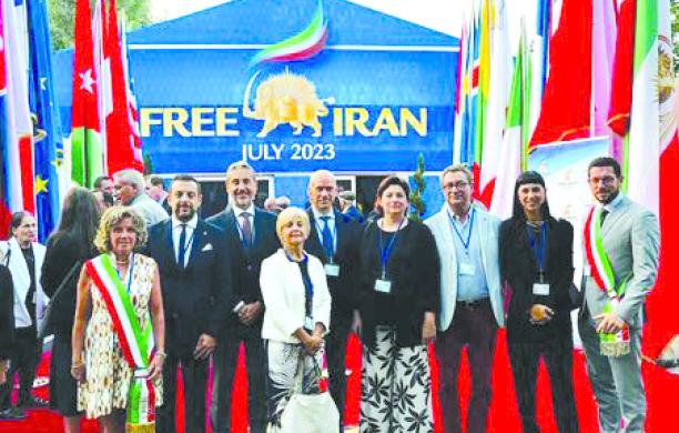 In piazza a sostegno del popolo iraniano