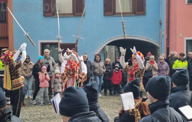 Venaus: le spade danzano per S.Biagio