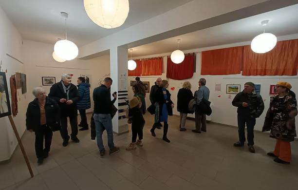 Villar Dora, "... Che cos&rsquo;&egrave; l&rsquo;amor?": la mostra collettiva che accende i cuori