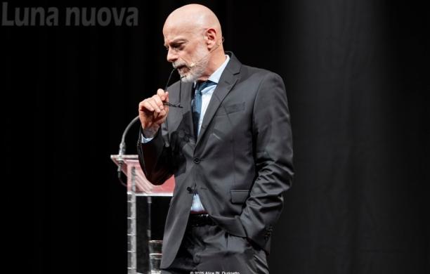 Il presidente in scena: l&rsquo;anatomia del potere secondo Nigro e Arcuri