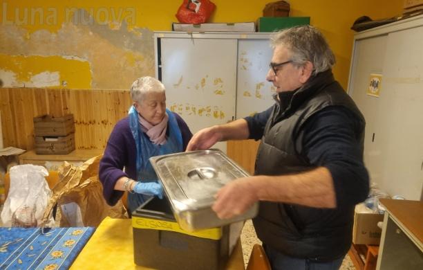 Allarme povert&agrave; sotto l'Arco di Augusto: appello del Fondo Don Piardi