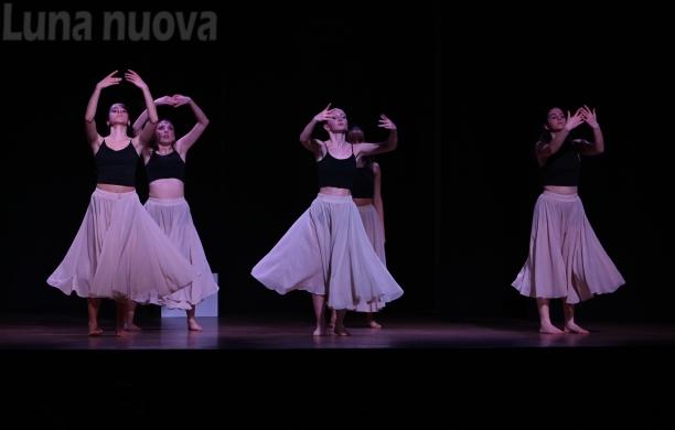 Almese, intensa "Morpho": la farfalla rossa chiude il quinto atto