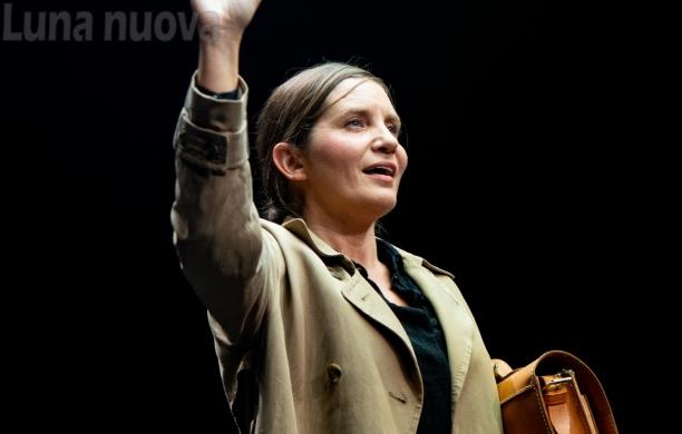 L&rsquo;universo umano in coda tra attesa, pensieri e identit&agrave;