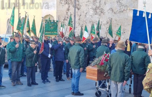 Susa: l'ultimo saluto degli alpini al loro capogruppo Cesare Braida Bruno