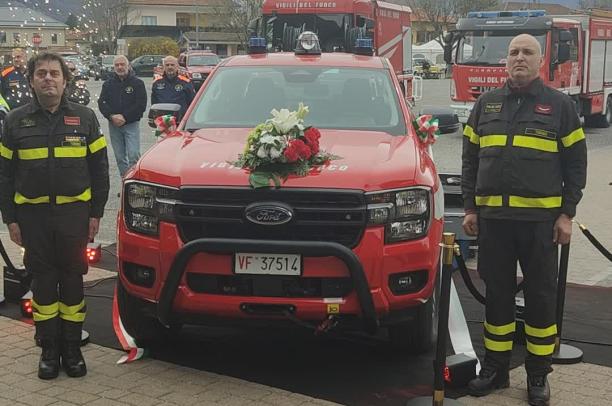 Borgone-S.Antonino: i vigili del fuoco volontari hanno un nuovo automezzo